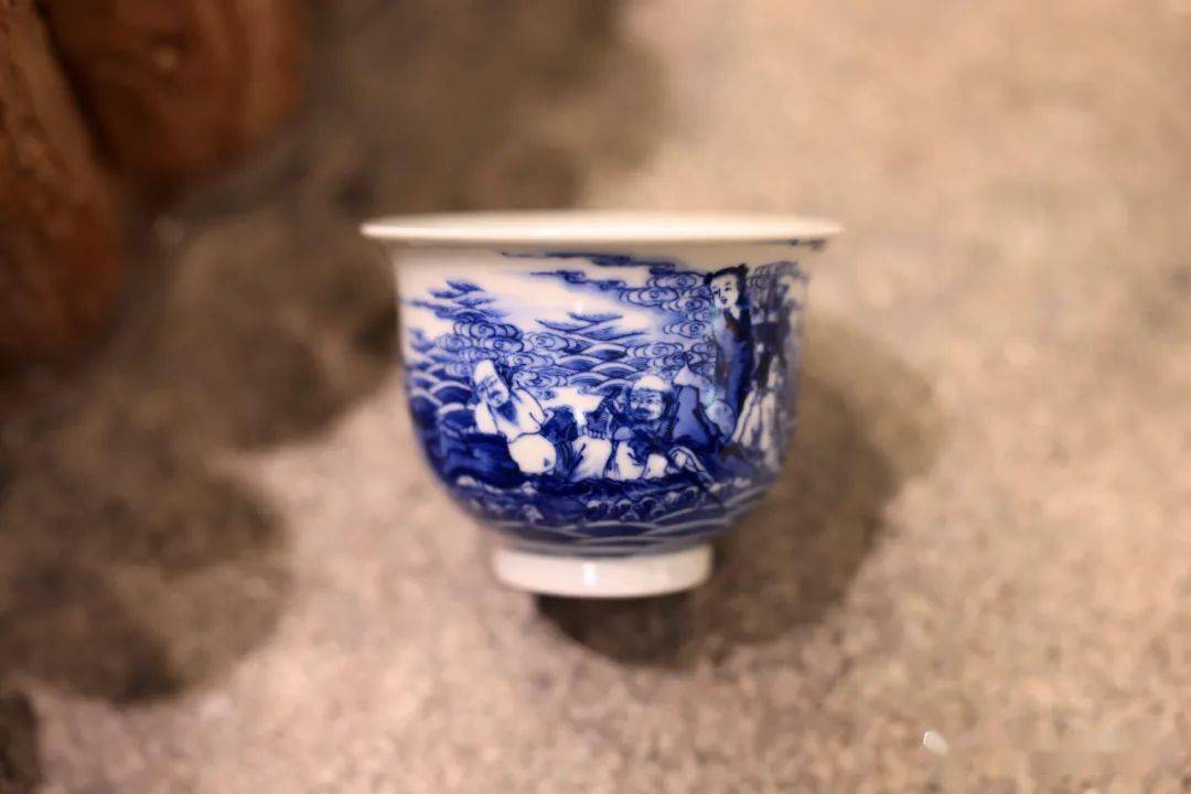 青花八仙演红尘 红尘无事可修仙——浣溪龙窑珍藏版青花八仙金钟杯