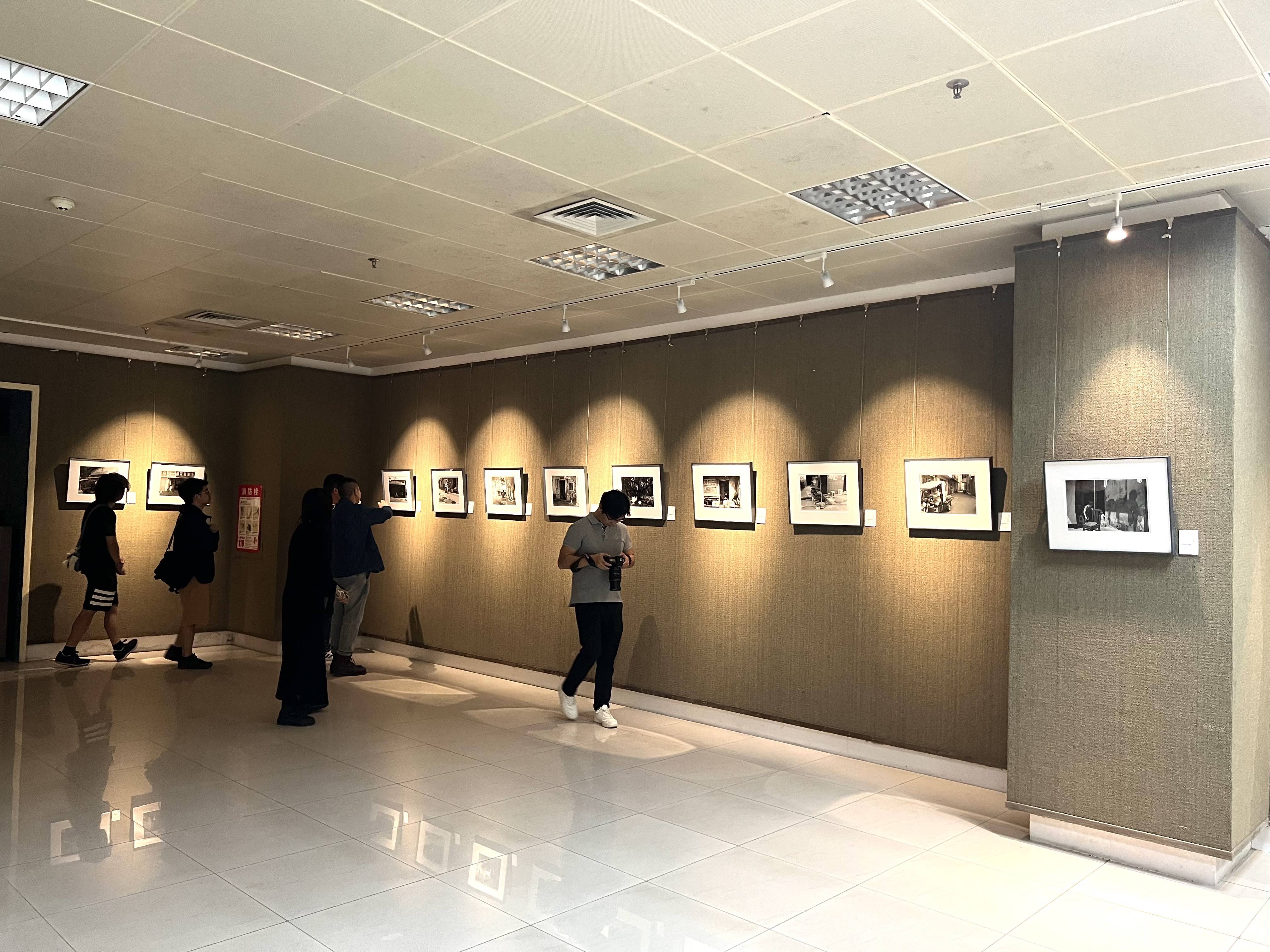 当银盐摄影赶上百年客家，“旅居万象”摄影展龙岗开展