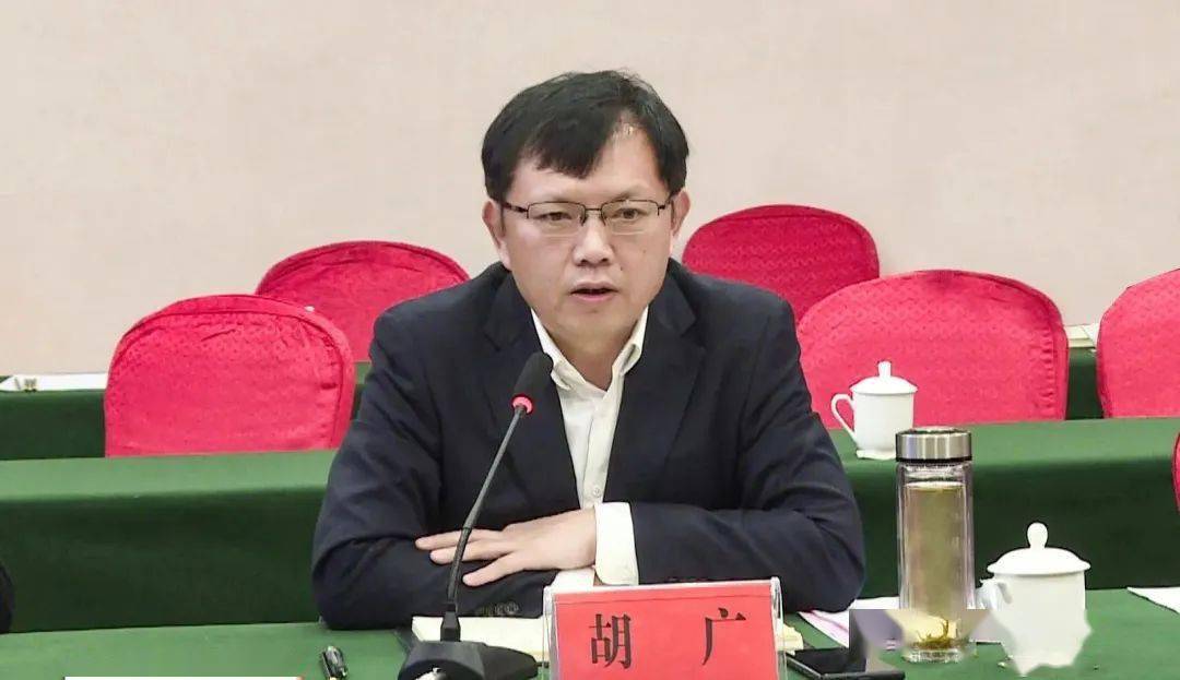 库集团总裁李军保一行来红安考察,红安县委副书记,县长胡广以及张治祥