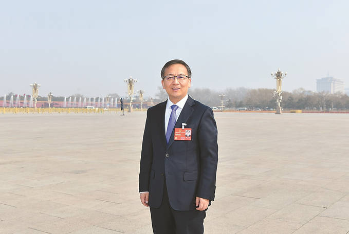 以港带产以产兴城深化港产城融合沧州市委副书记,市长向辉代表:新华