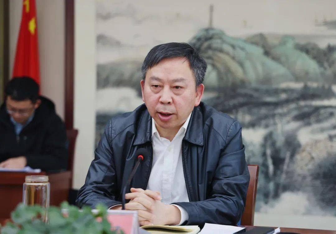 尹卫民调度推进"僵烂闲"项目处置工作