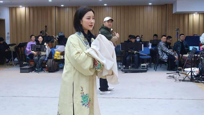 青年演员打头阵,上海淮剧团团庆70周年演出季来了_顾芯瑜_舞台_赵五娘