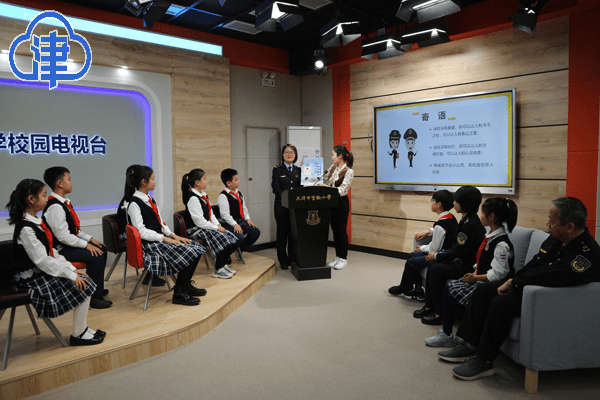 "红领巾"讲诚信 天津市实验小学开展诚信教育主题系列活动_板报_消费
