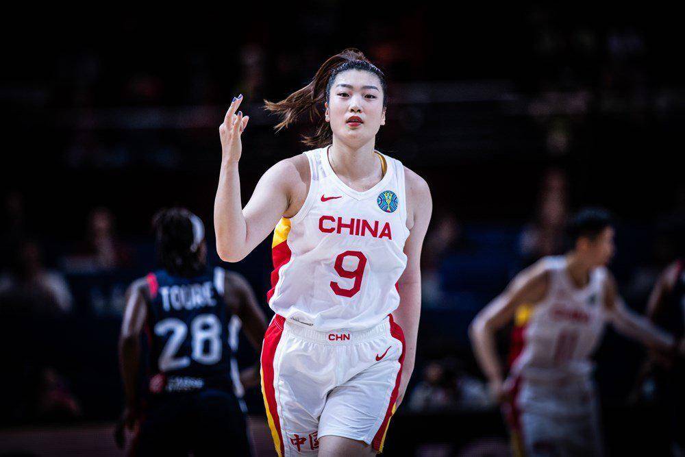 恭喜！女篮球员李梦登岸WNBA，与詹姆斯同属一家经纪公司