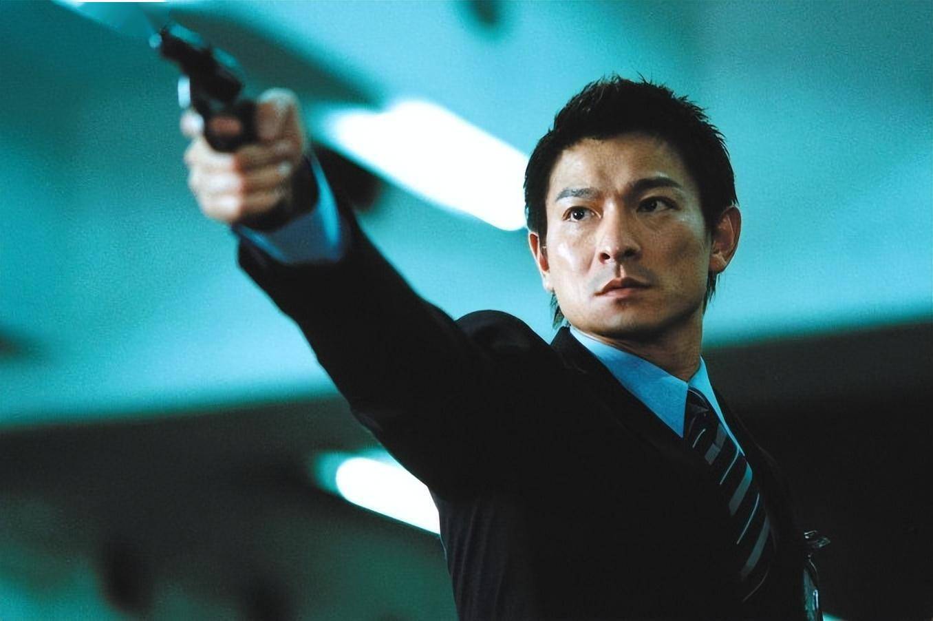《金手指》预告首次亮相,刘德华梁朝伟谁是老大,成网友关注焦点_电影