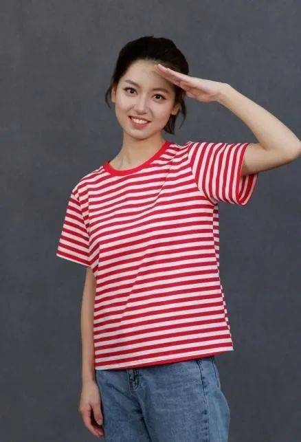 张宏谣(青年)(王梦可饰)杨为民老师的秘书"大家好!