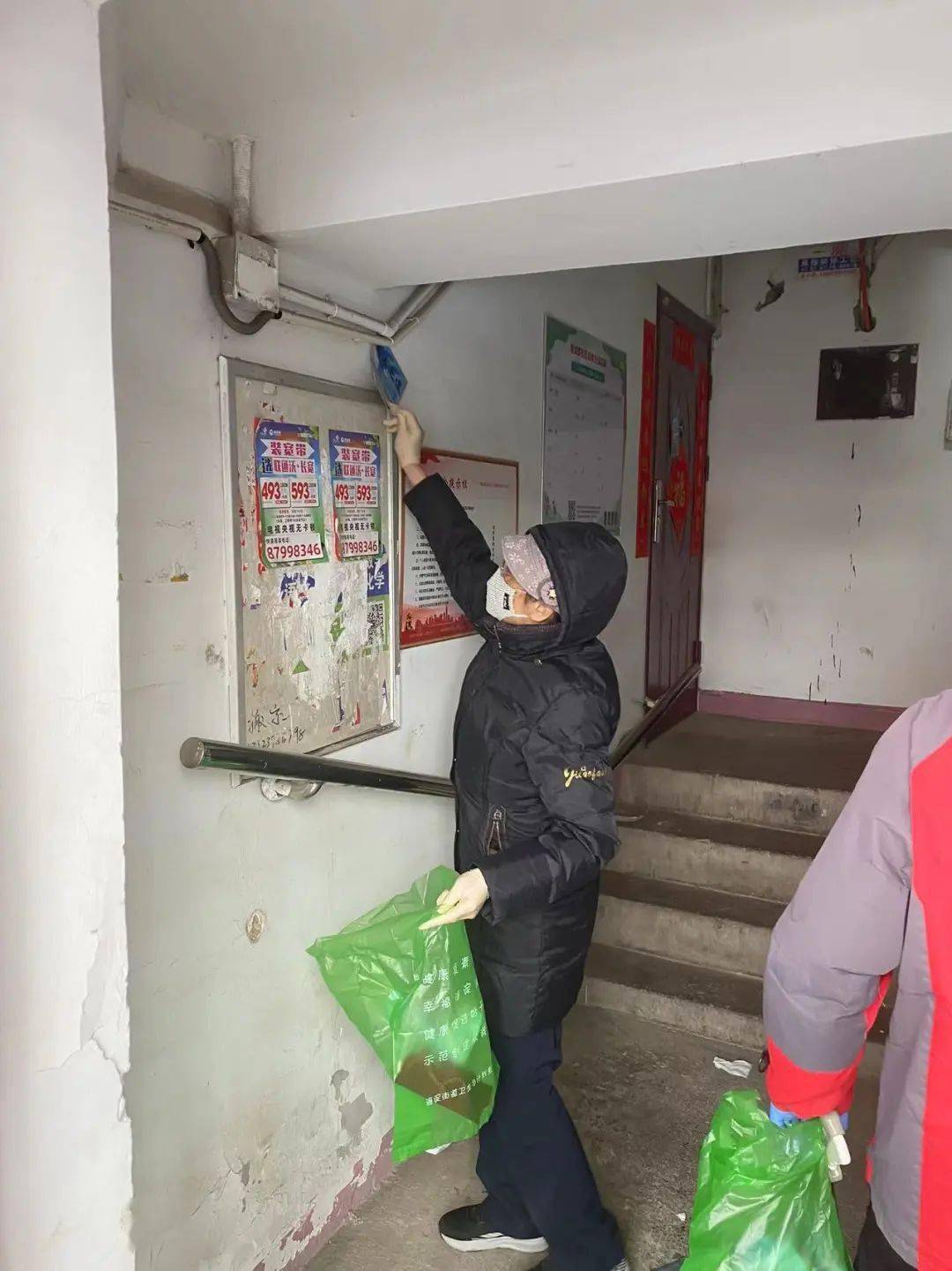 志愿服务暖人心 便民利民"零距离"_活动_社区_居民