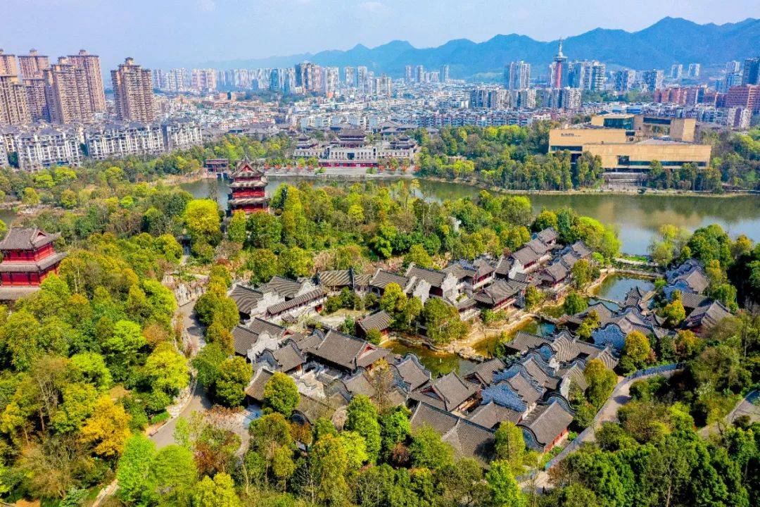 【来了就是璧山人 共创全国文明城】"创文"为笔绘新景 "颜值"靓丽"