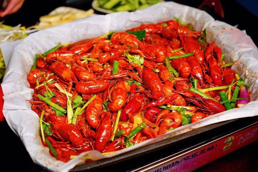 方!高!能!不负春光不负虾,所以有小龙虾的季节成很多人心中的c位!