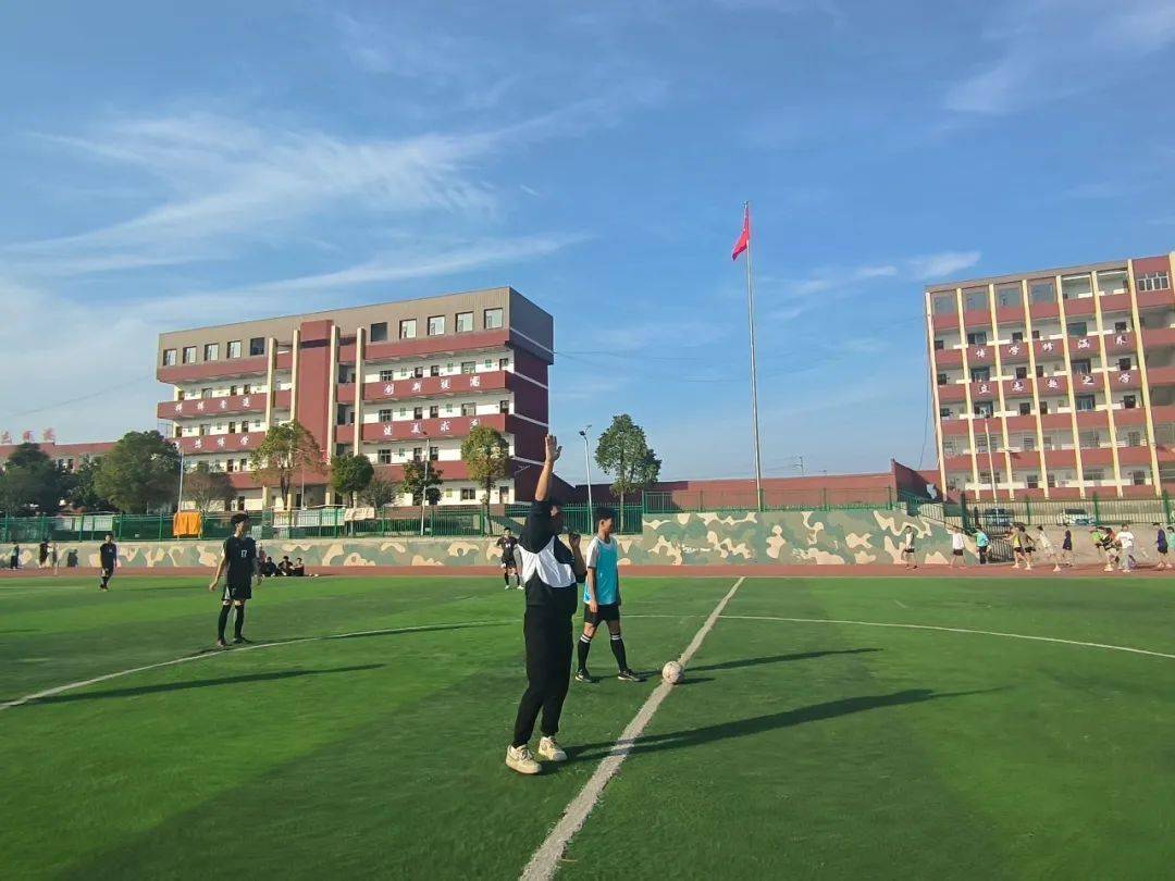 同享绿茵梦,一起向未来——彭泽县人杰中学第五届校园足球联赛开幕式