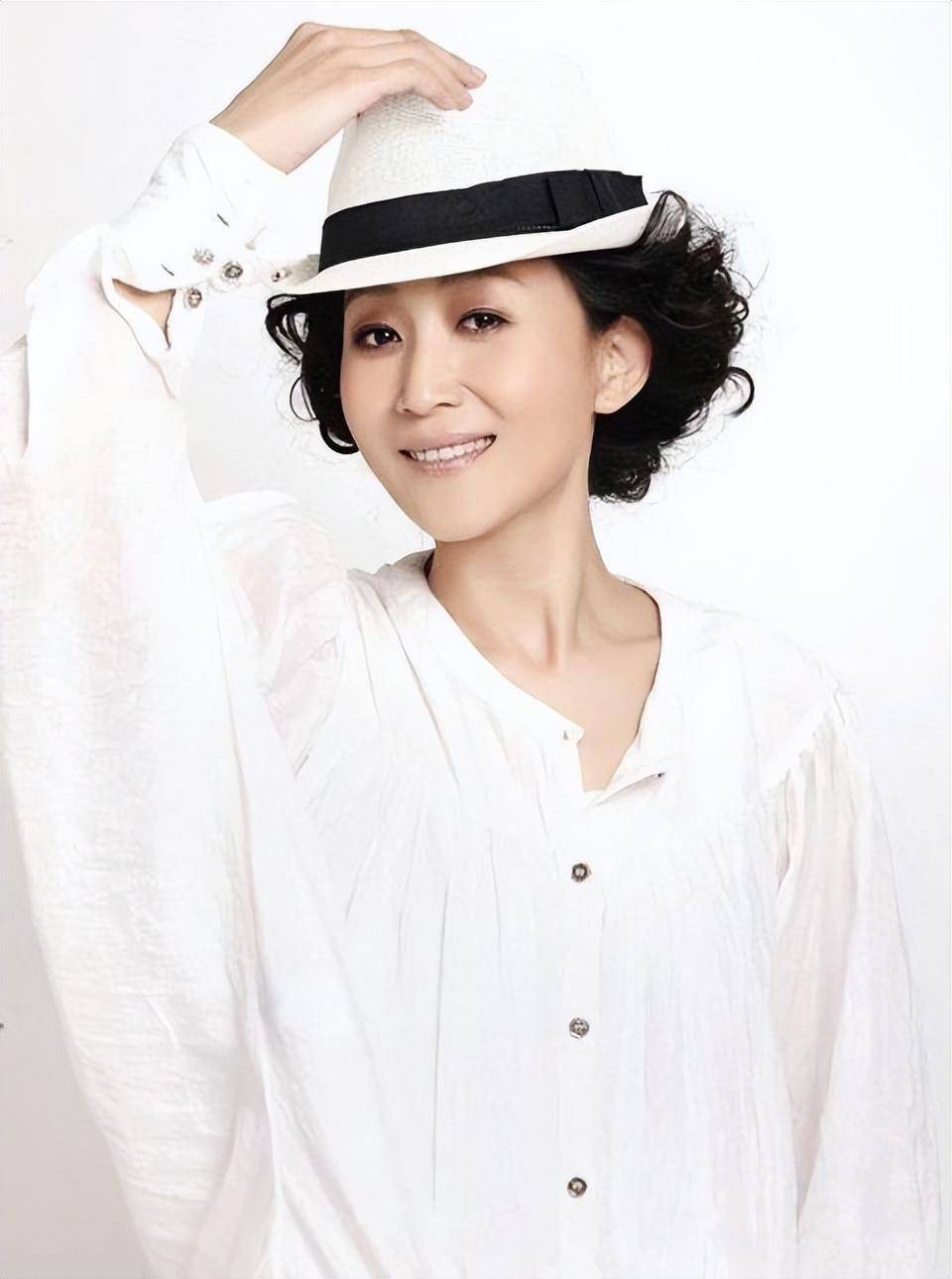 演员陈瑾:为变瘦20年不吃米饭,与哥哥相约不婚不育,如今怎样了