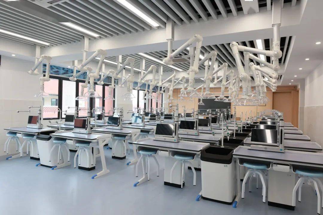 执所信,向未来 | 一文带你速览执信高科技实验室!_教学_队伍_物理