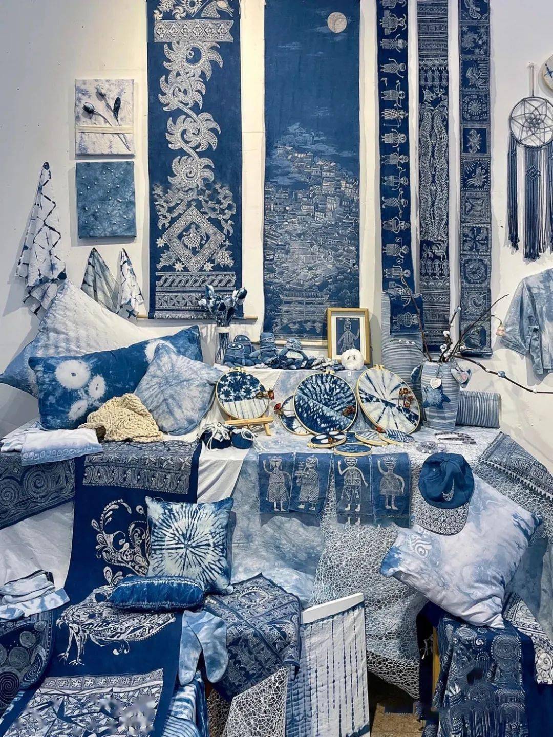 布里生花,你一定不能错过的幼儿园扎染风环创,艺术感爆棚~|环创分享