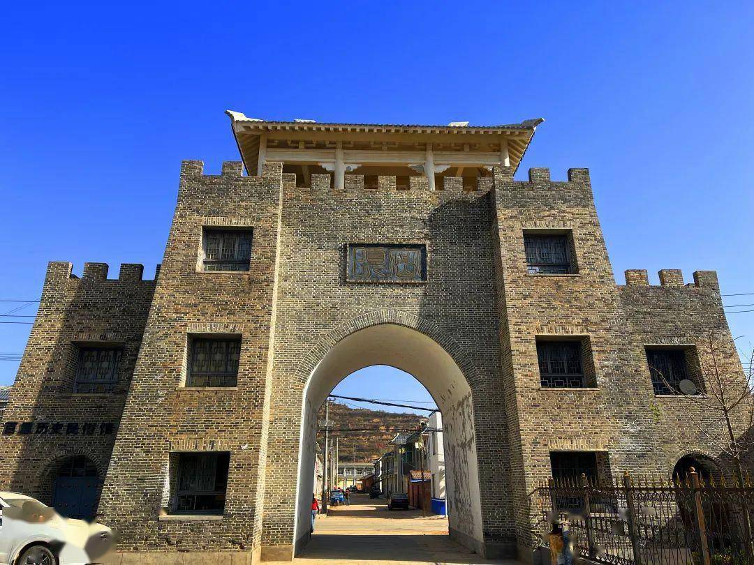 百里镇古城村位于灵台县城西南,系古密须国所在地.