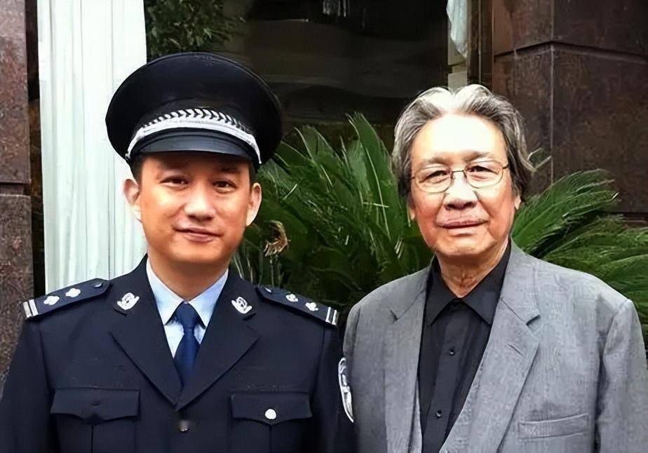 剧,比如宋丹丹主演的《李春天的春天》,他的父亲黄小立是国家一级演员