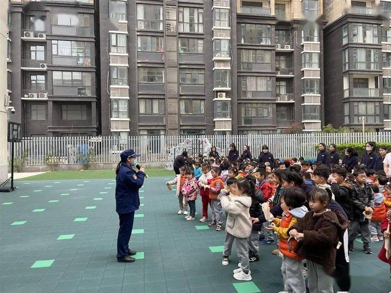 洛龙消防走进幼儿园开展消防安全培训演练