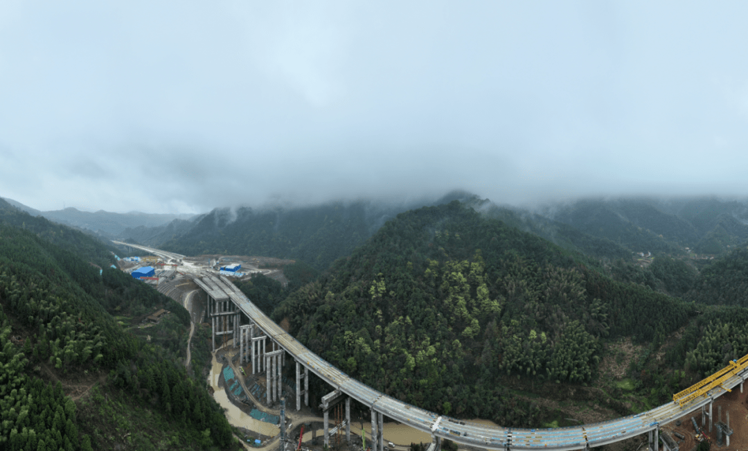 官新高速趵井边大桥左幅顺利贯通_施工_项目_高速公路