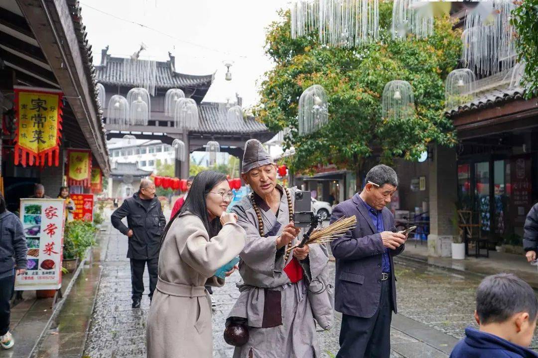 今天,你在温汤旅游度假区偶遇"济公"了吗?_董锋_明月山_直播