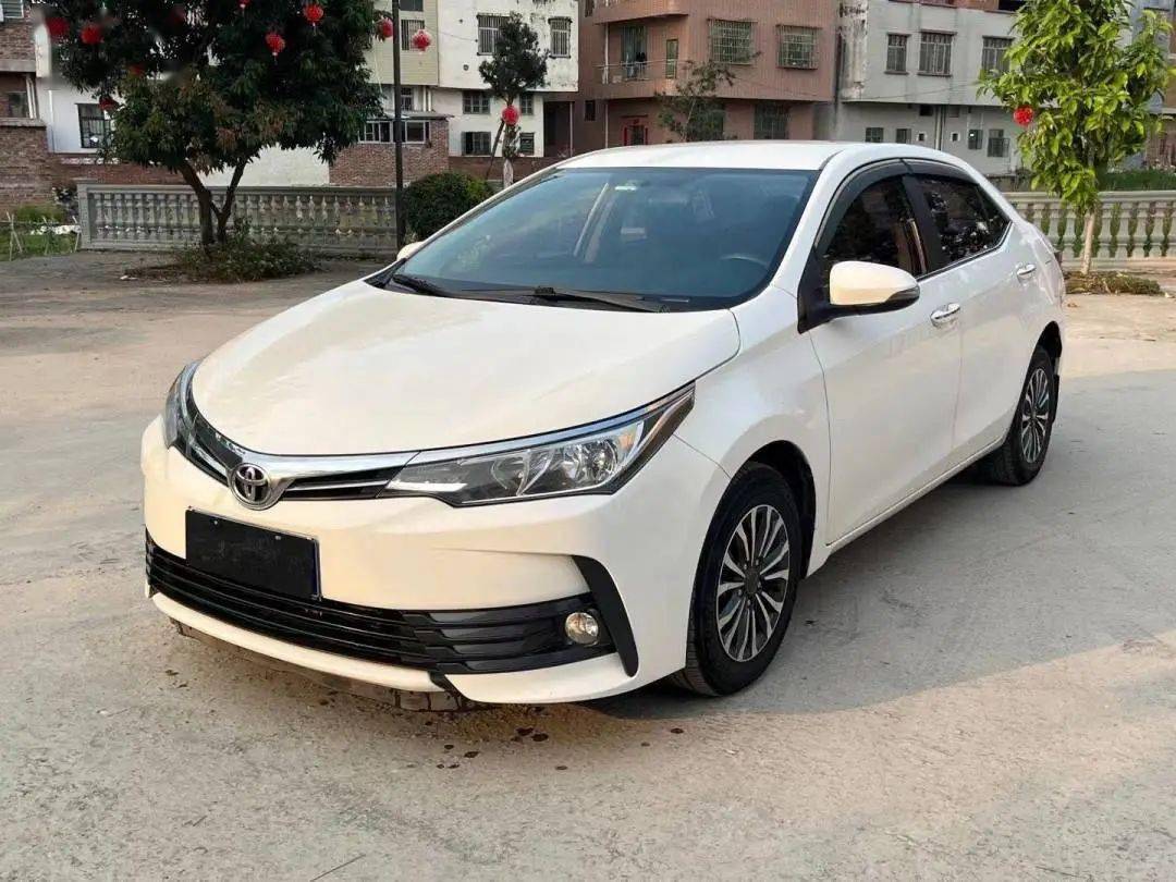 罗定二手车丨18年丰田卡罗拉1.2t自动挡舒适版,6字头入手!