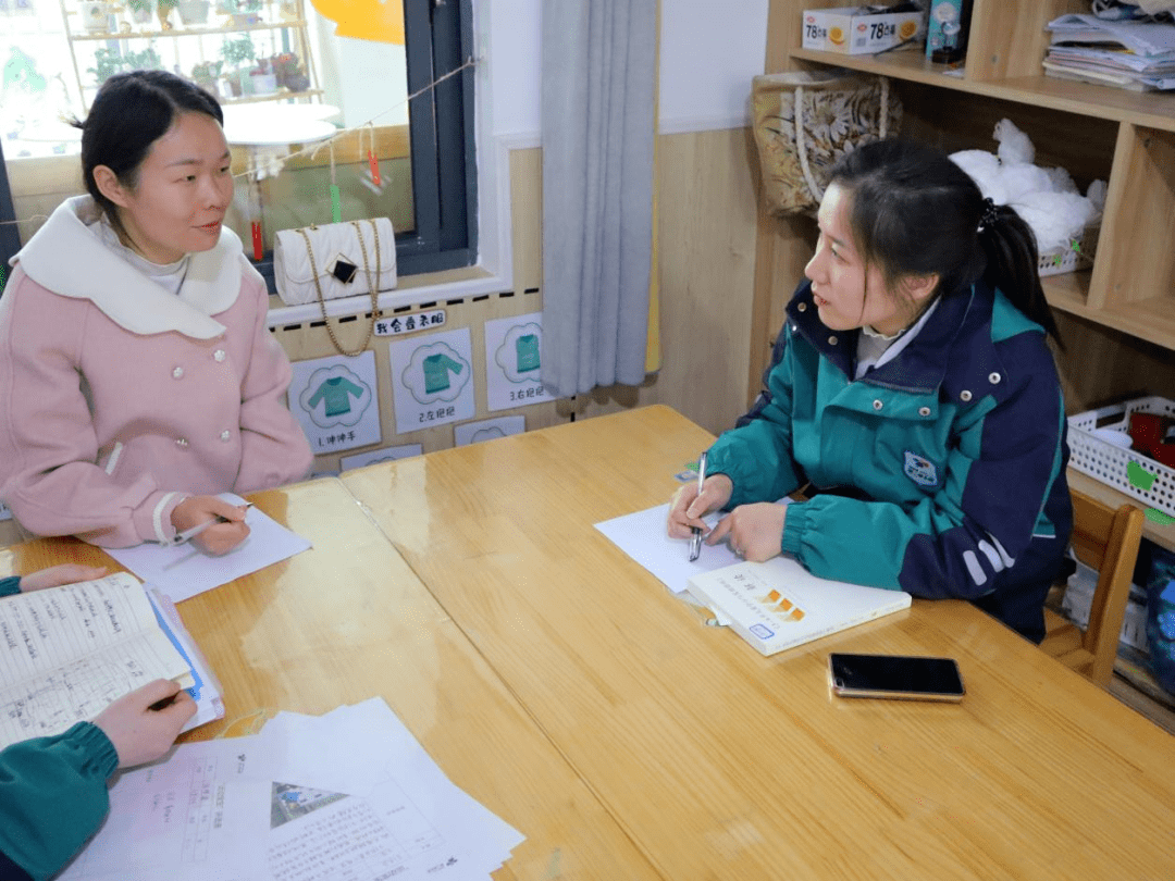 第二幼儿园开展教师“影子”培训活动