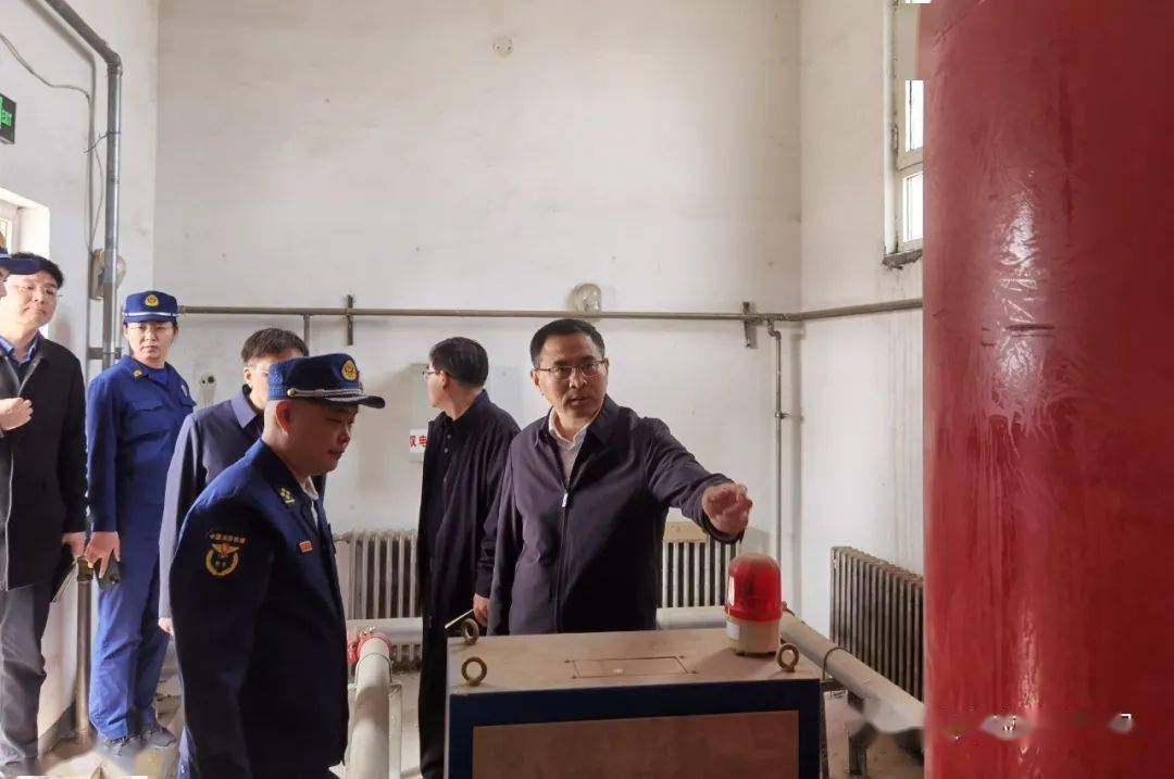 定兴县委书记都建华带队开展消防安全检查_人民_第三中学_部门