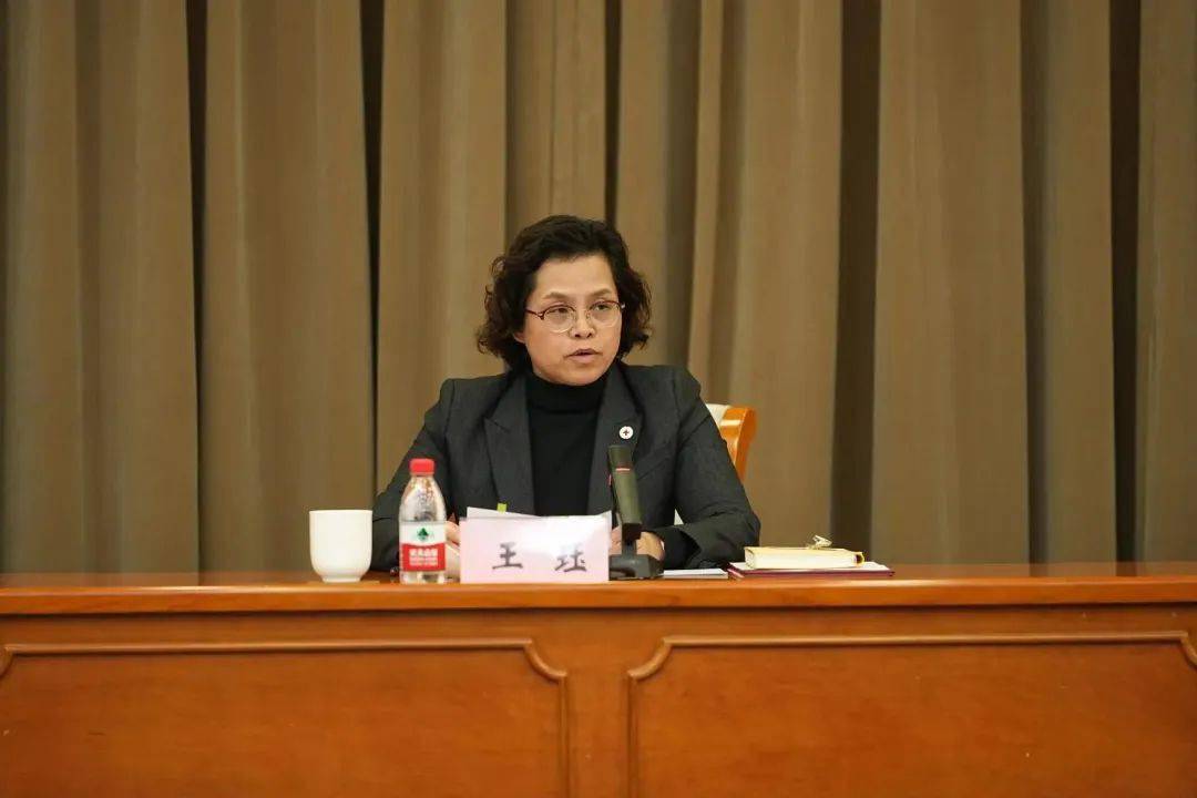 副区长,区红十字会会长王珏讲话当选为新一届会长的王珏副区长要求,七