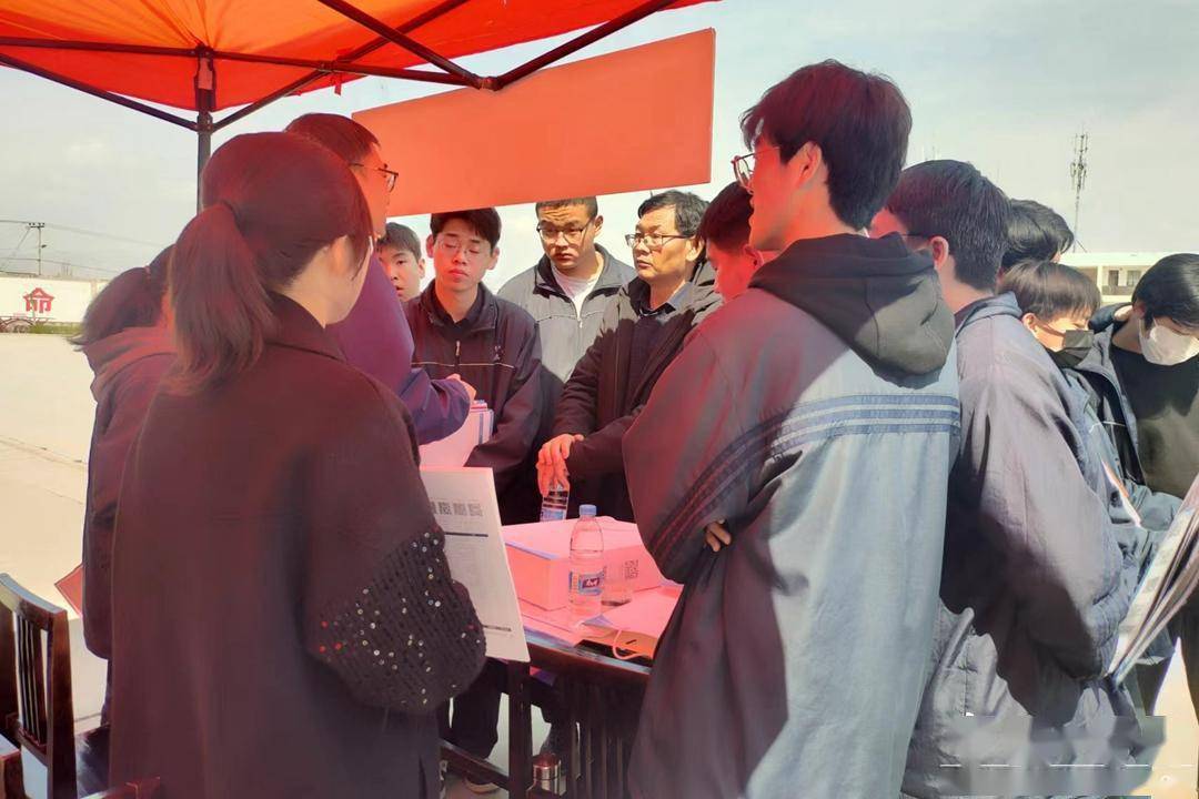 活动在甘谷三中,甘谷四中,像山中学,育才中学等学校相继展开,该县招考