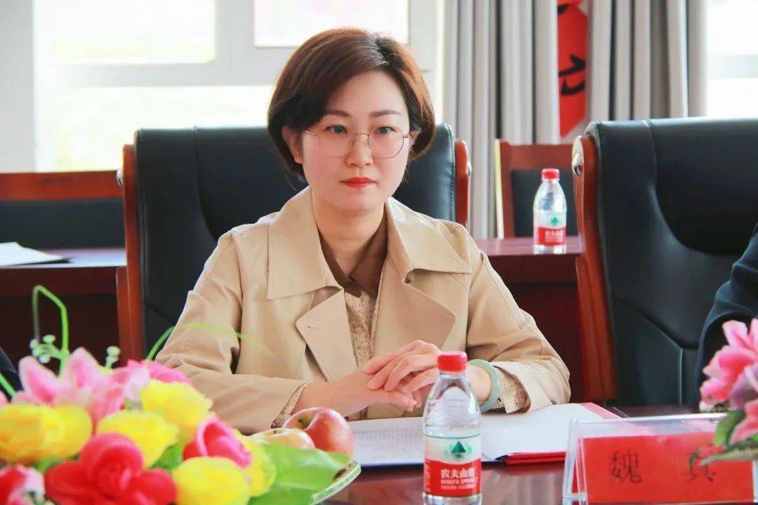 家长委员会副主任李静家长委员会秘书长王莉娜家长委员会主任苏峰随后