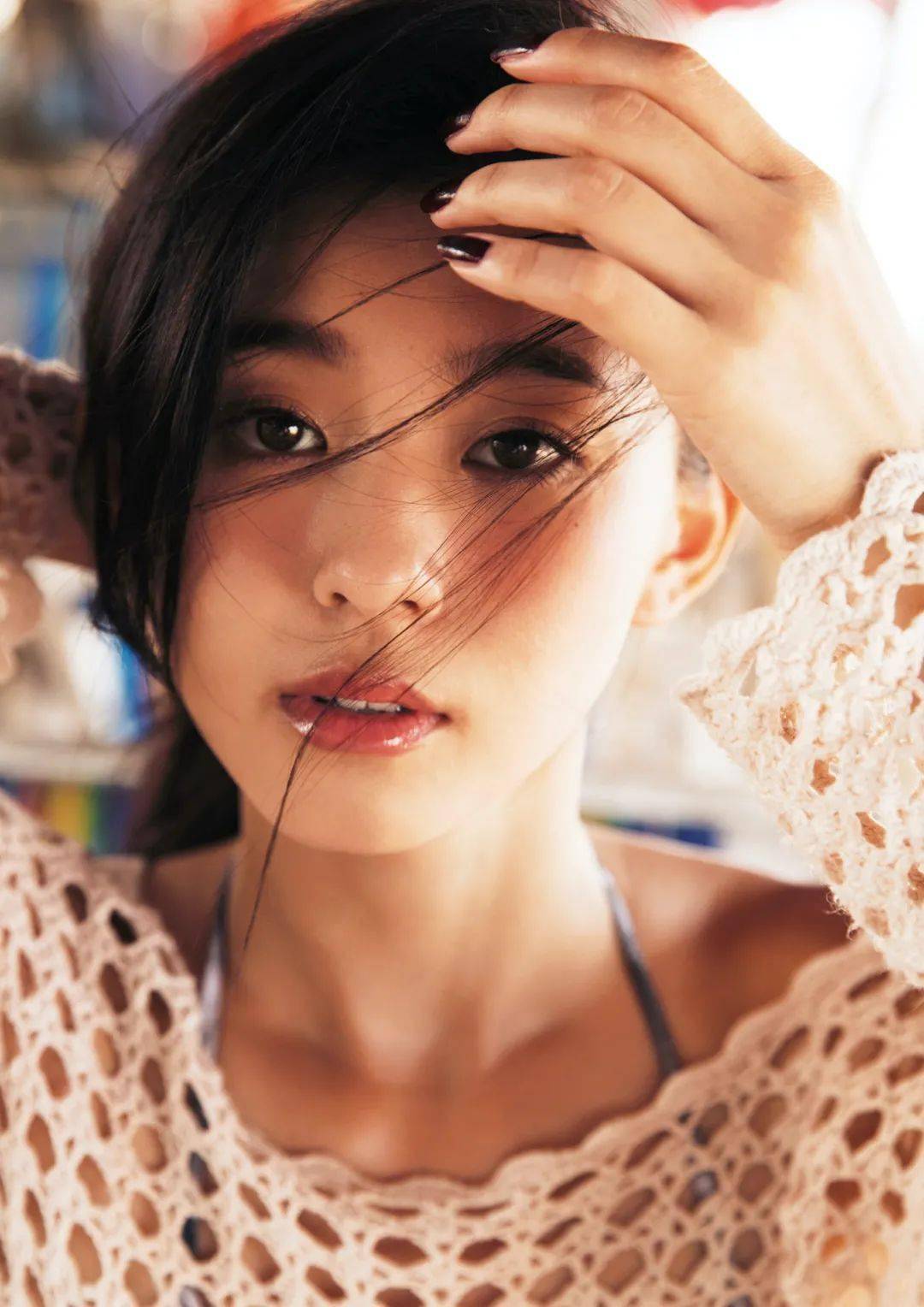 29岁九头身美女从乡下护士到模特,演比基尼变性人爆红_朝比奈_日本