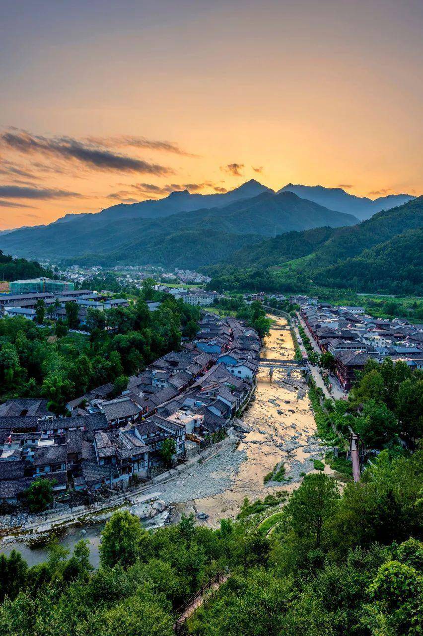 一脚踏三省,景色不输乌镇,隐居千年的传奇古镇,只有1%的人知道_魏辅唐