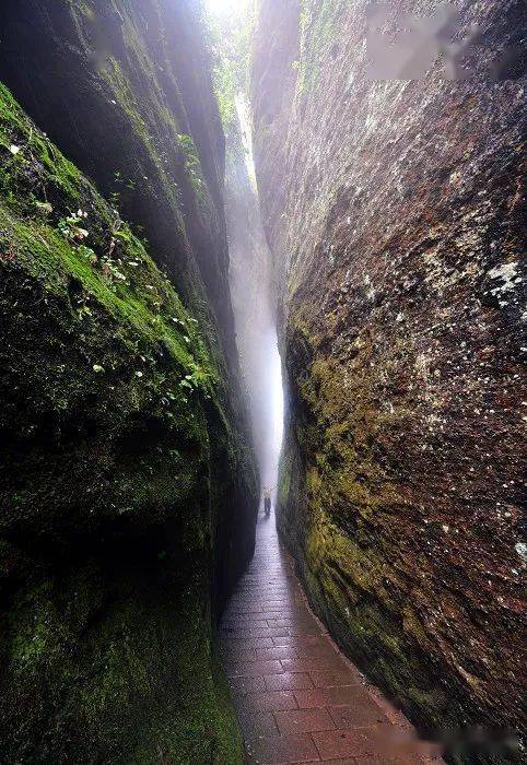 如画三明丨藏在三明的两处绝美丹霞,一定要去看一次_一线天_景区_洞穴