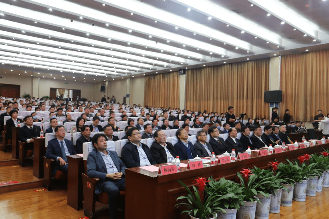 研究中心副主任李荣秀,西安交大国家技术转移中心广东中心主任李勇