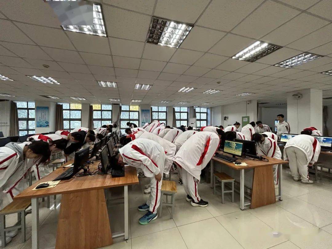保定三中实验学校:涵养家国情怀,缅怀英雄先烈!_英烈_活动_清明