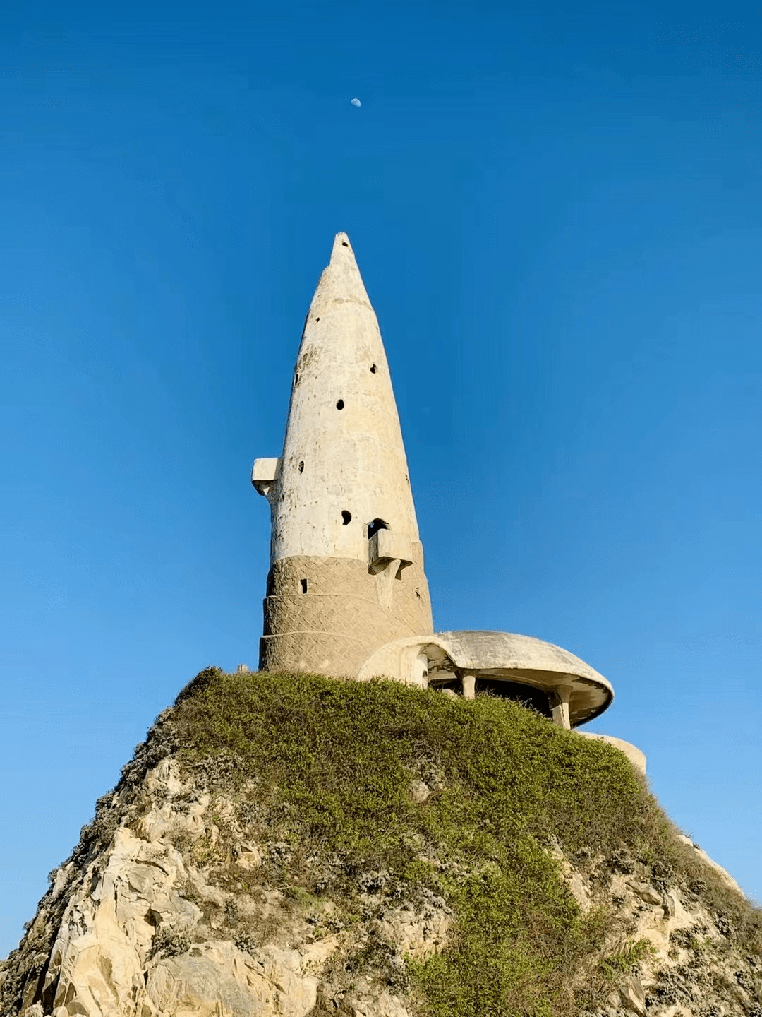 下沙海螺塔,网友"法老"拍摄许多人也许不知道,上世纪80年代末90年代