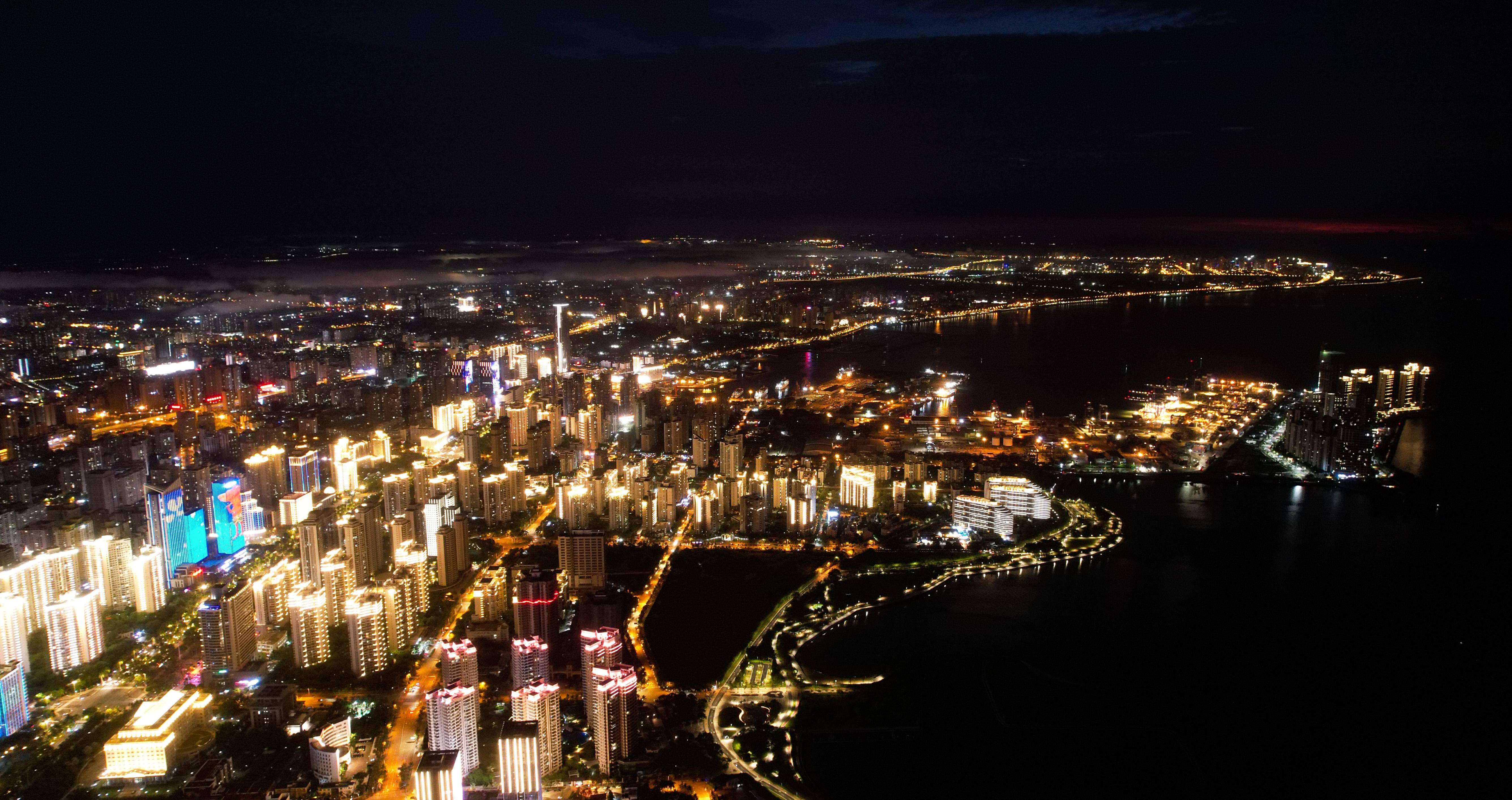 (新华全媒 )璀璨夜景看海口