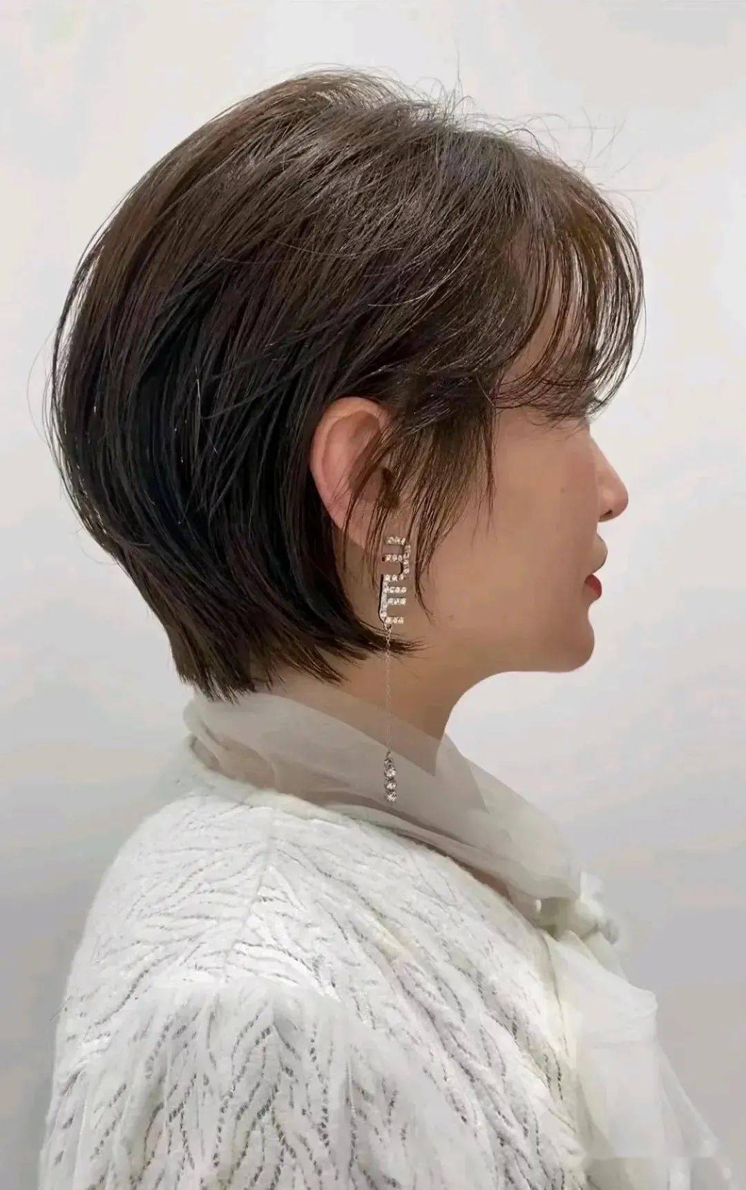 精致减龄超短发