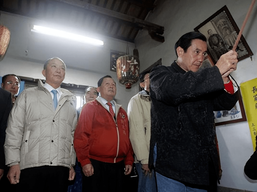 马英九祖籍湖南，自称跟毛主席是老乡：两家离得很近，大约两里路