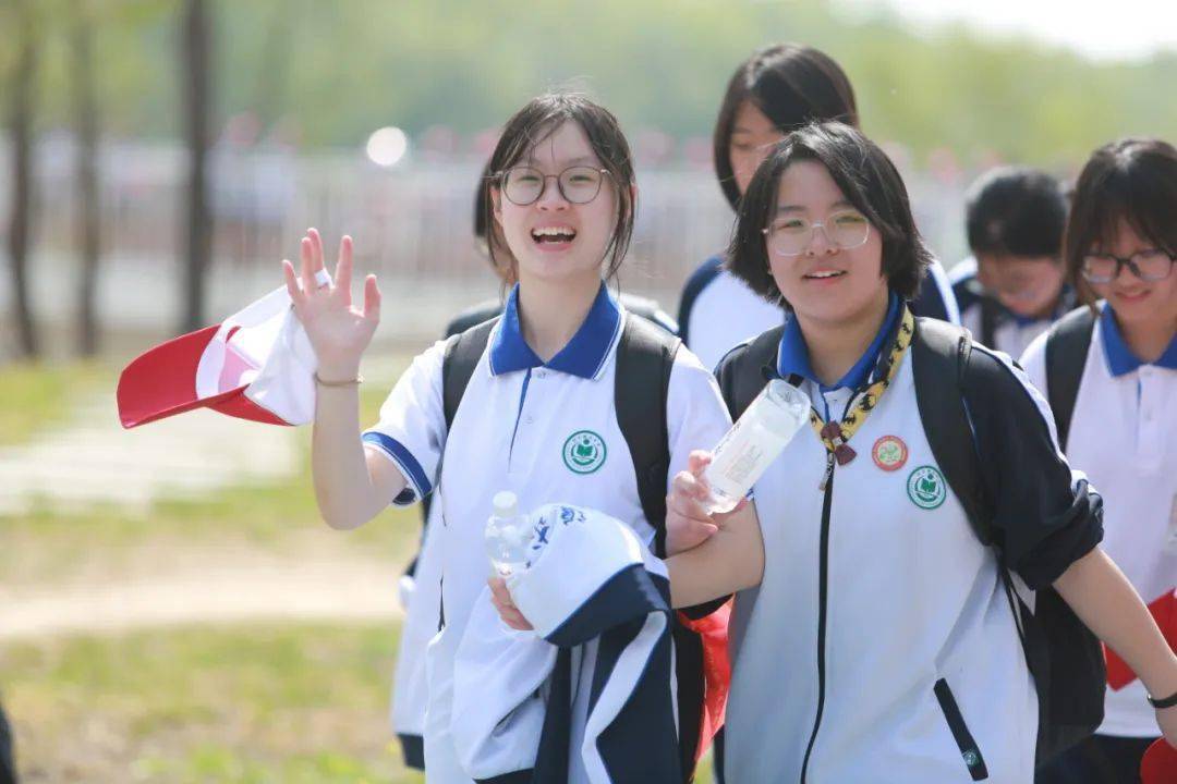 衡中遠足現場圖!校長隨行!佩服!_學子_教育_青春