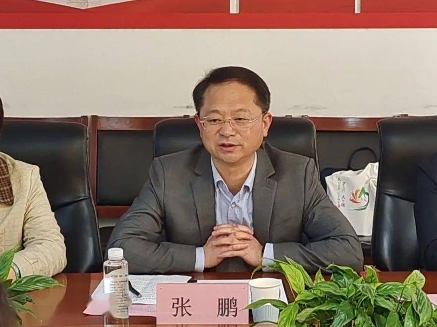 会后,郑宏宇院长一行到山东锣响汽车制造有限公司,山东聚龙装备制造