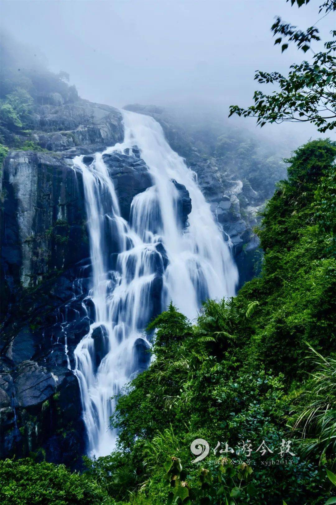 梦回洛阳,当汉服邂逅鲤湖飞瀑……_瀑布_九鲤湖_莆田市