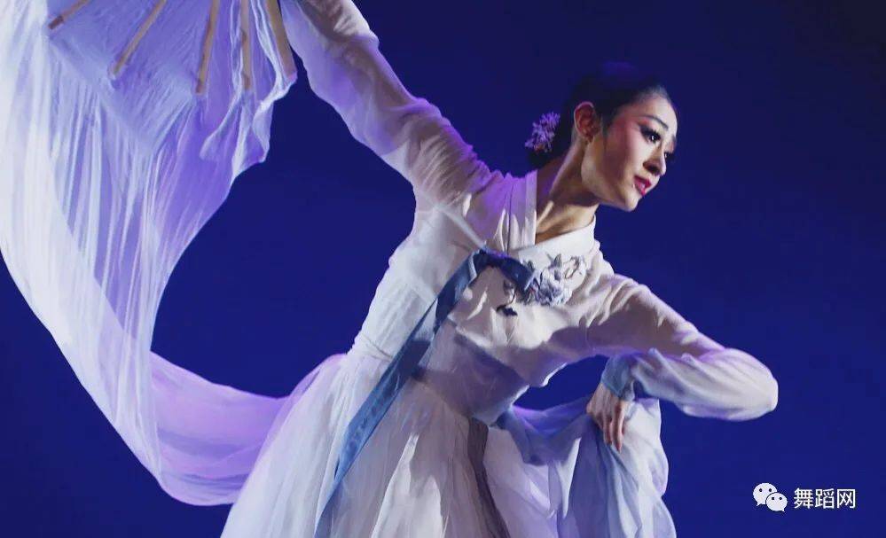 王艺霏风起,云涌,聚散起伏间波云诡谲,踪迹难觅····编导以云为