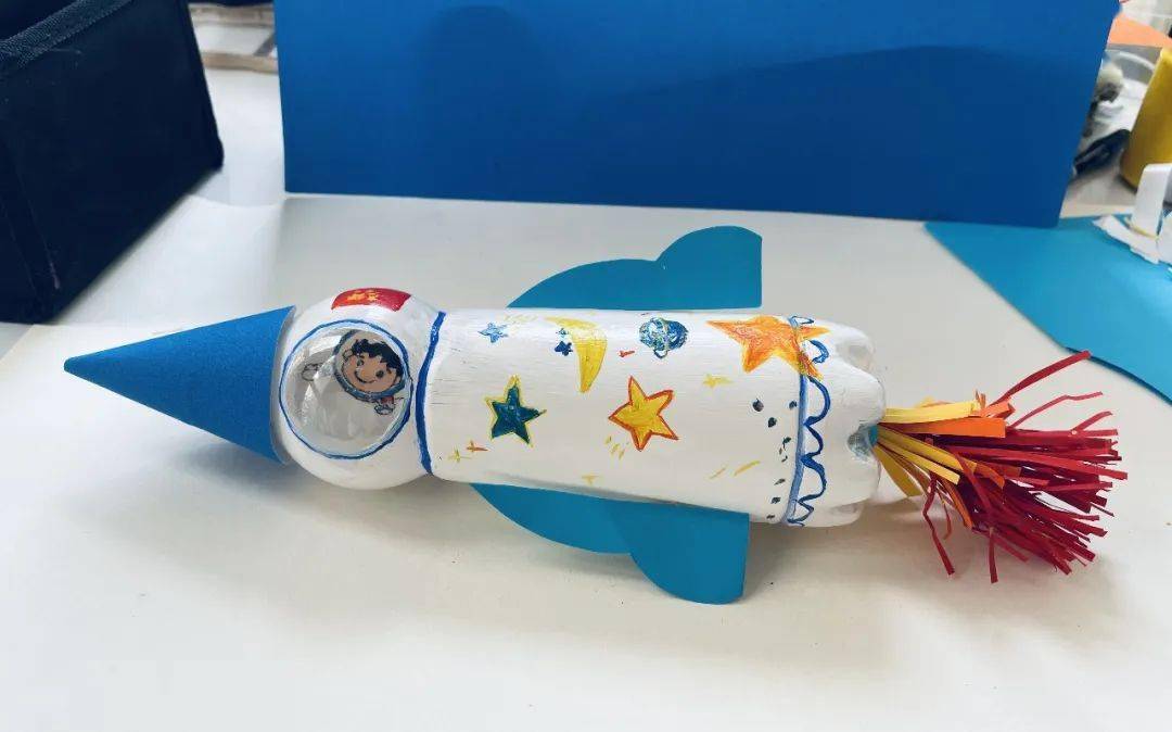 塑料瓶火箭制作方法图片