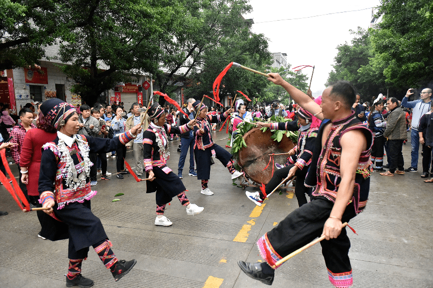 近期,红河县将有一场万人乐作舞会,邀你不见不散!_红河谷_彩云_歌舞