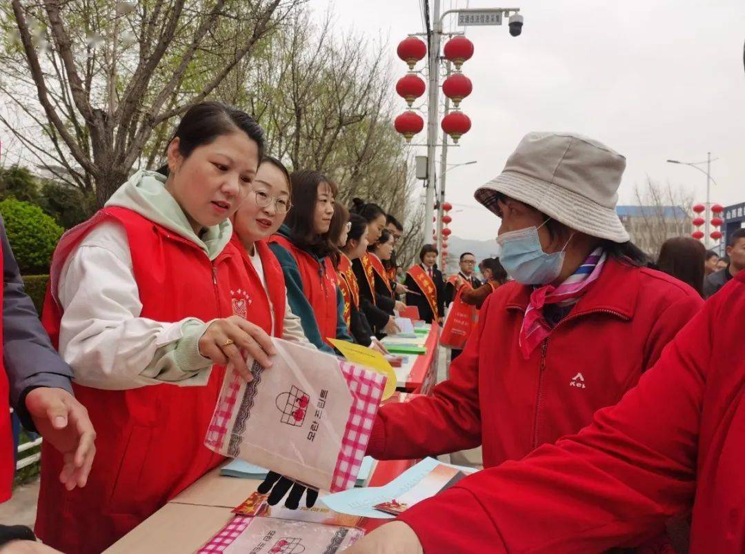 团县委开展"全民国家安全教育日"宣传活动_青年_主题_知识