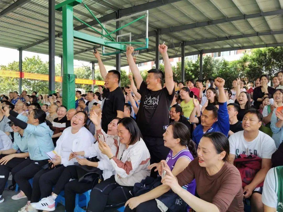 资中县教育体育系统第一届职工篮球比赛闭幕_女子组_男子组_篮球场