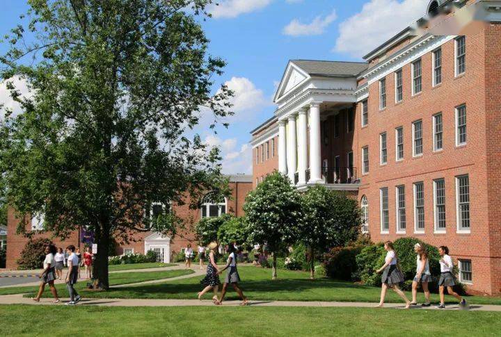 walker录取信该校是美国最早的女子大学预科学校之一马术,艺术,机器人