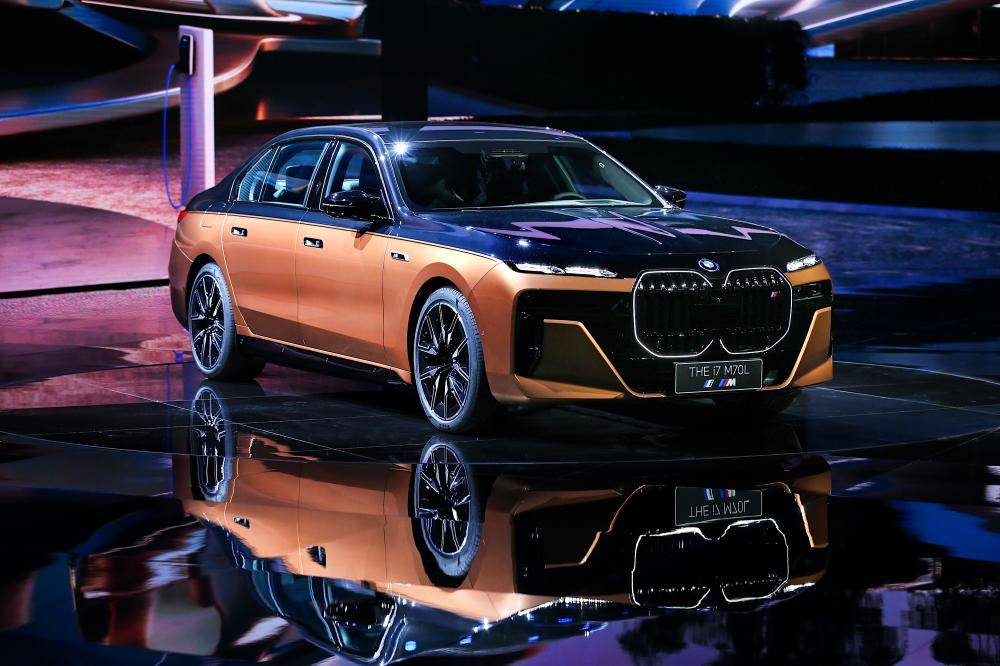 2023上海车展｜强化中国市场地位：宝马BMW Dee亚洲首发、立异纯电动i7 M70L全球首发