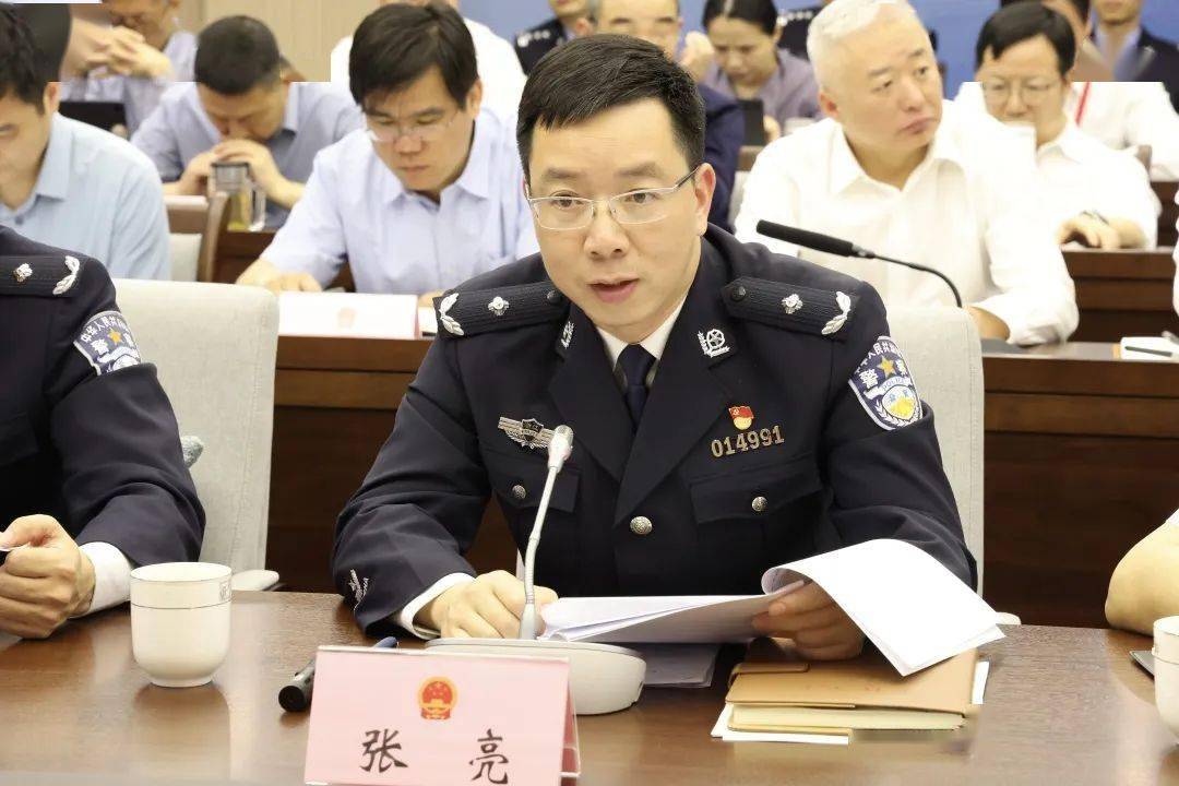 区人大常委会举行第29次主任会议,专题听取我区公安派出所工作标准化