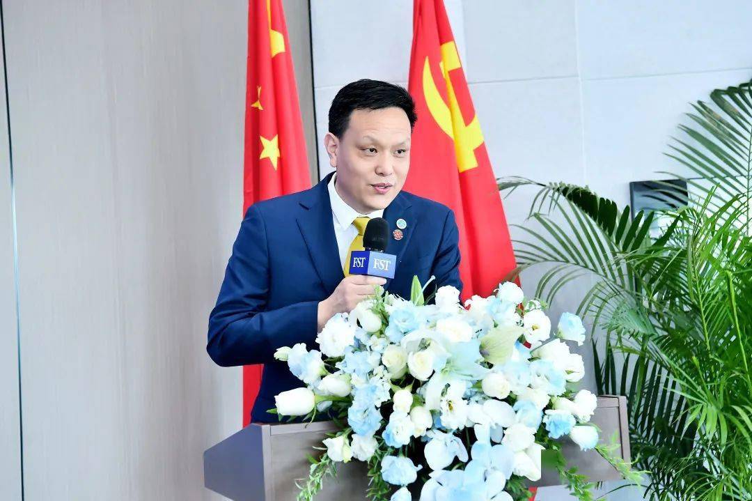 成都百年春熙集团有限公司执行董事,总经理王文旭,成都市锦江区白鹭湾