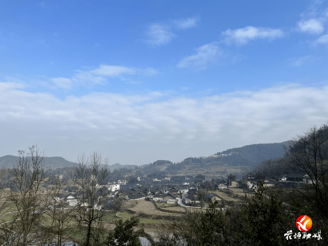 石栏镇大兴村:古朴苗寨焕新颜_传统_群众_文明